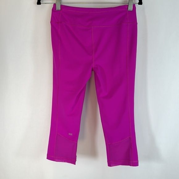 Victoria’s Secret Sexy Sport Purple Knockout Crop Leggings - Picture 5 of 9